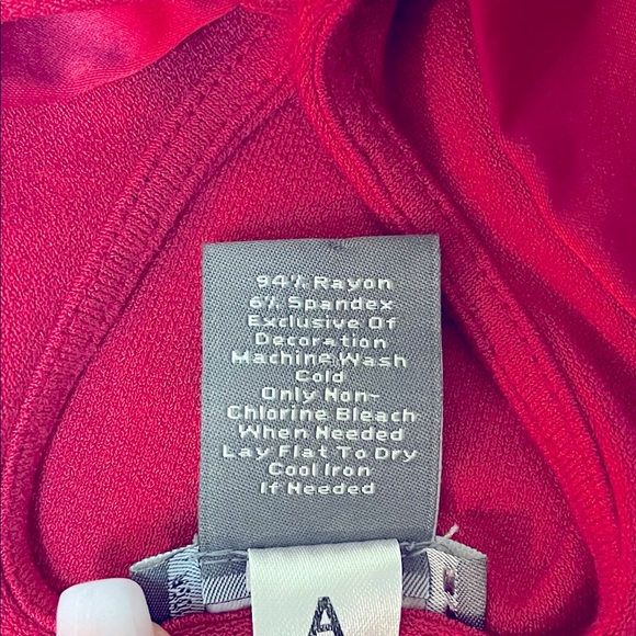 ANN TAYLOR sleeveless blouse, deep pink color, size small. - Picture 4 of 4